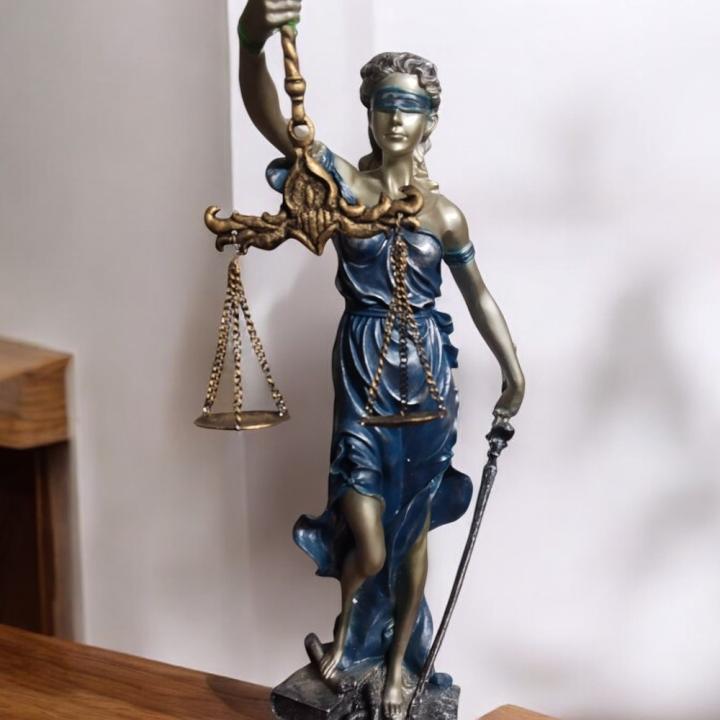 Justice Lady Idol - Symbol of Fairness & Integrity for Home, Office, or Legal Decor