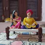 Elegant Rajasthani Couple Idol - Timeless Romance for Your Home Decor