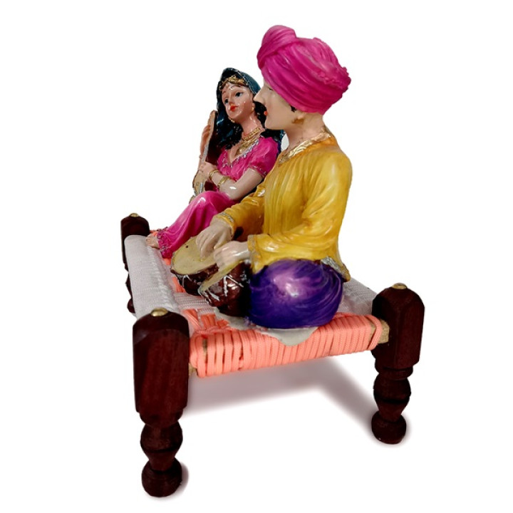 Elegant Rajasthani Couple Idol - Timeless Romance for Your Home Decor